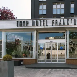 Otel Tryp By Wyndham Frankfurt ***