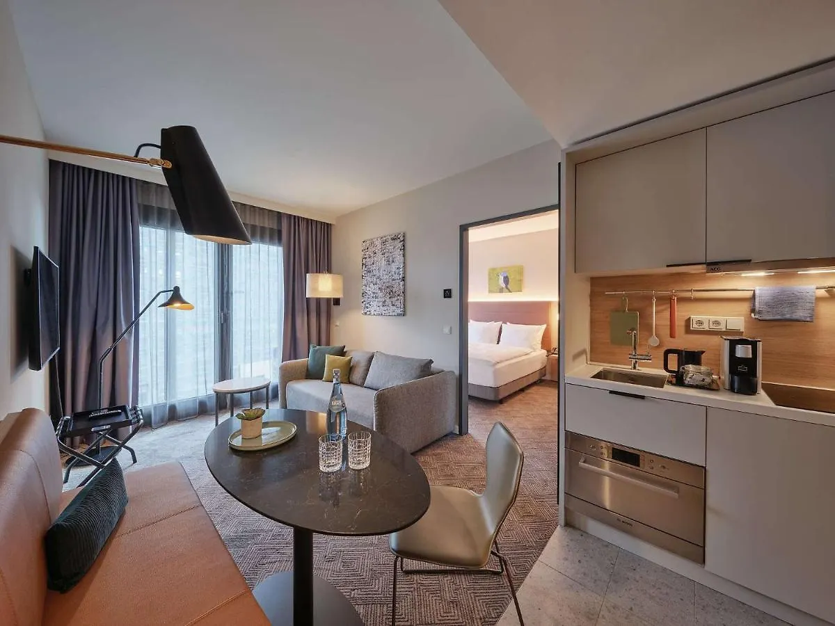 Adina Apartment Hotel Cologne 4*,